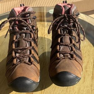 Keen Women's Brown and Pink Athletic Shoes